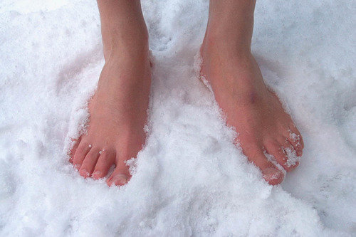 Dreigend leugenaar mat Koude voeten eenvoudig verwarmen met de beste hulpmiddelen